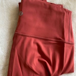LULU LEMON SIZE 6 - 28” LEGGINGS